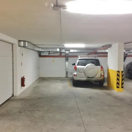 Flat & Free Parking Апартаменты