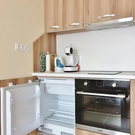 Flat & Free Parking וארנה